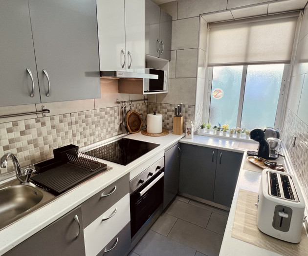 Peachy Stays 4-Bedroom Brand New Central Flat