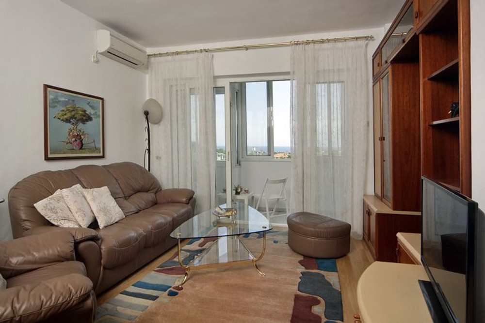 Sunny flat with a sea view in Varna preview