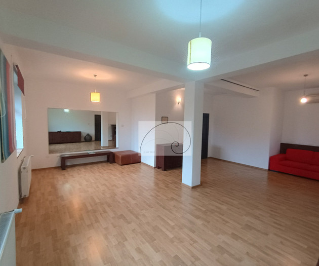 Elegant Duplex in Villa • Central Bucharest