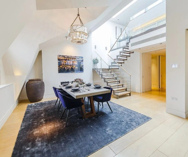Penthouse with Premium Furnishing in Hamburg