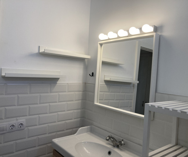 Merseguera Room - Large, bright, open closet