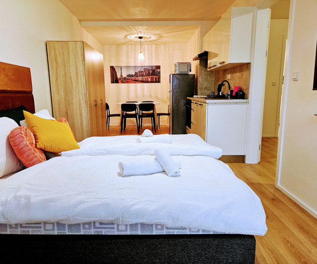 Family 2BR for 1-8 guests | Garden, Parking, Gym