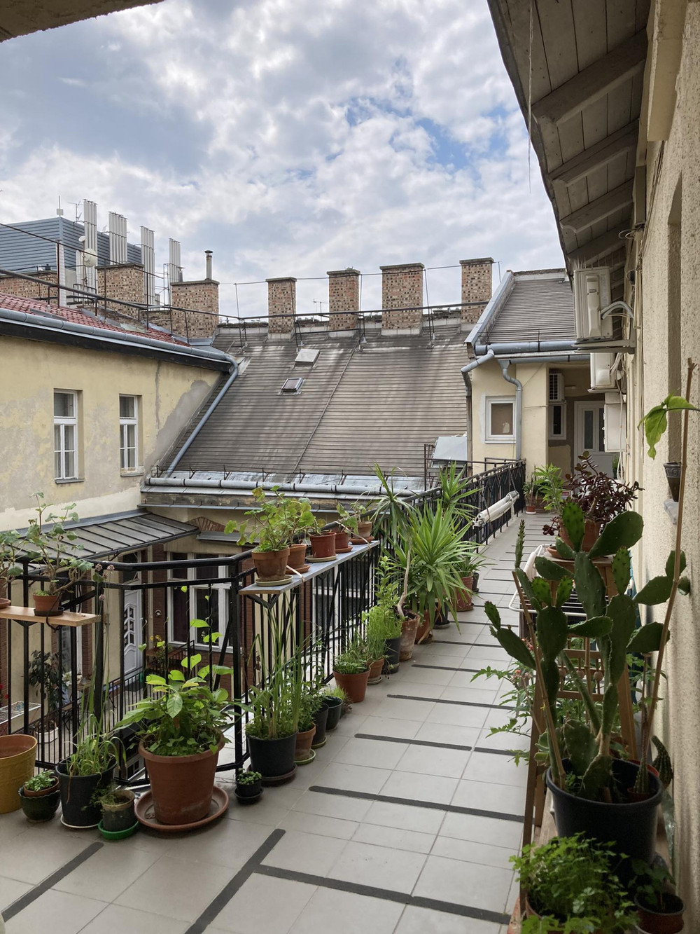 Parisian apartment in the heart of Pest