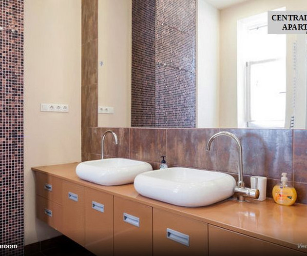 75 nm2 Spacious urban flat , Corvinus, Elte, VET