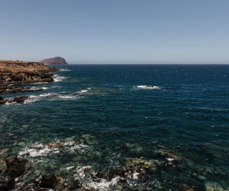 'El Mirador': sea views from the shore