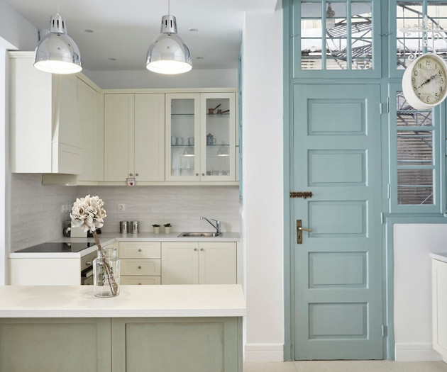 Full kitchen
