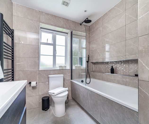 Trendy 2BR 1Bath Flat, 15 Min to Wembley, Sleeps 6
