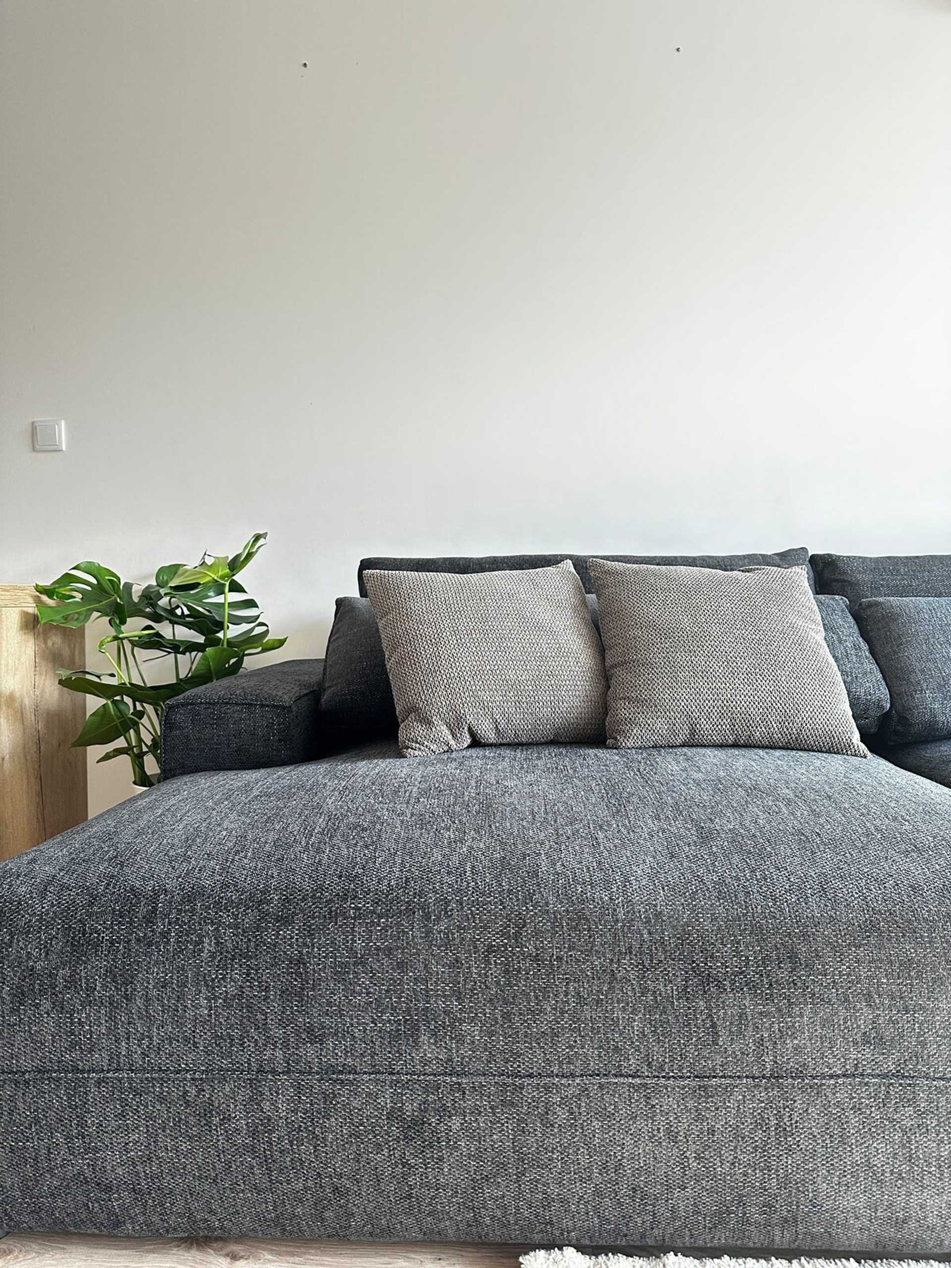Living room image 1