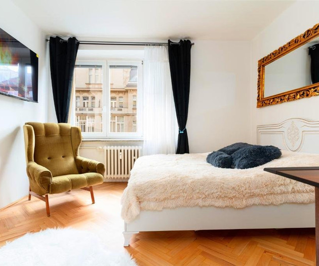 Brilliant Deluxe Suite | Central Prague 3BR