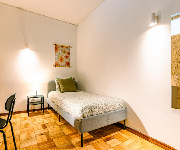 Comfortable single bedroom close to  metro-room 3