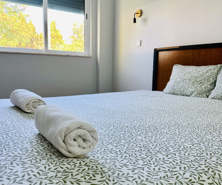 Bedroom near the beach and Lisbon center