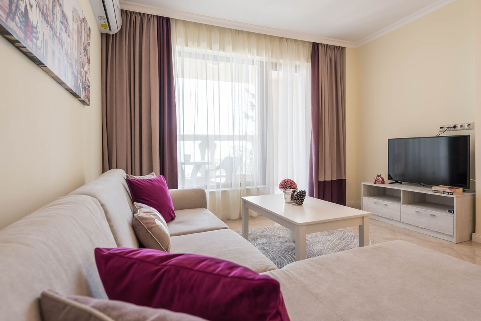 Living room image 2