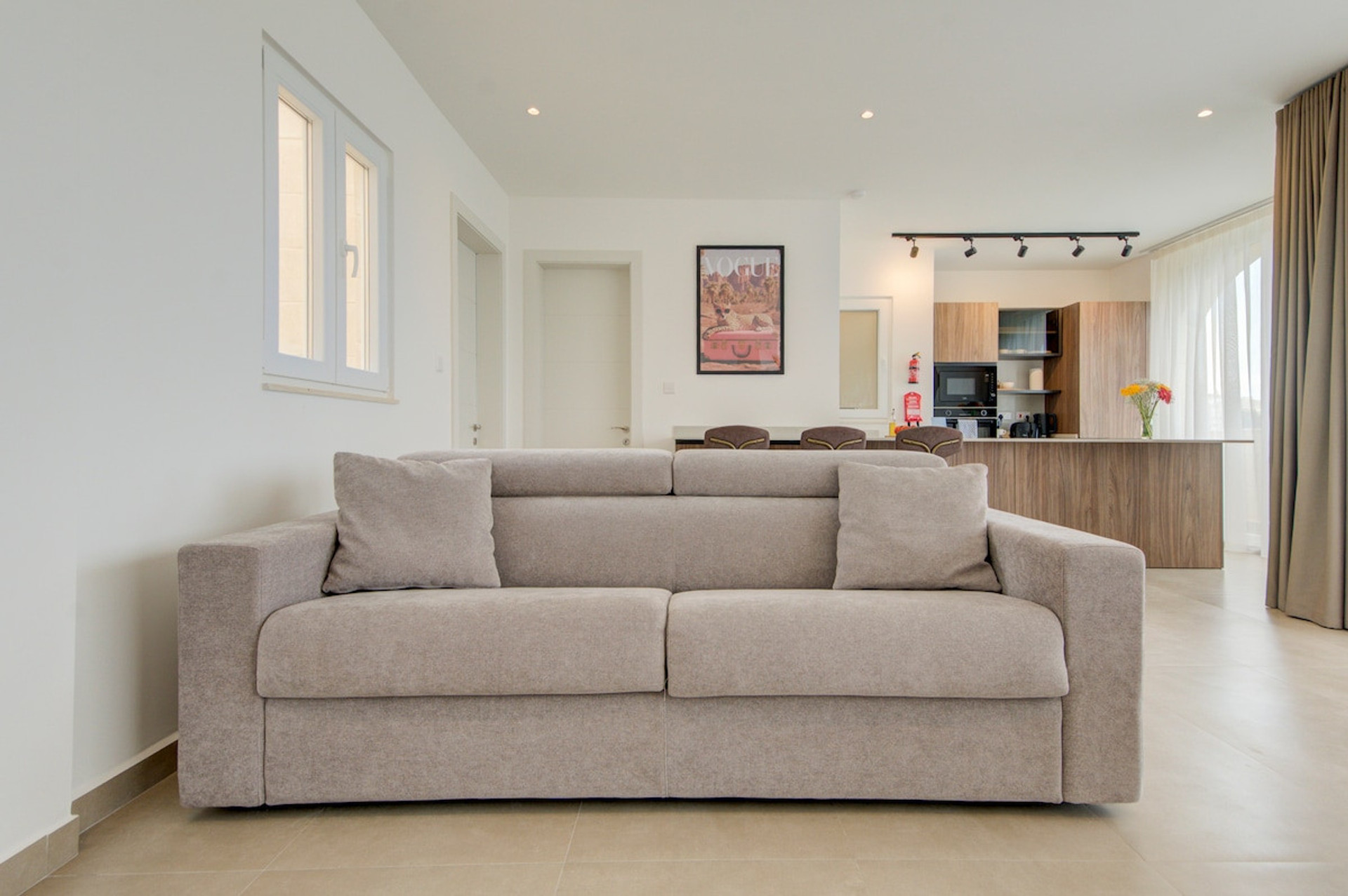 Living room image 4