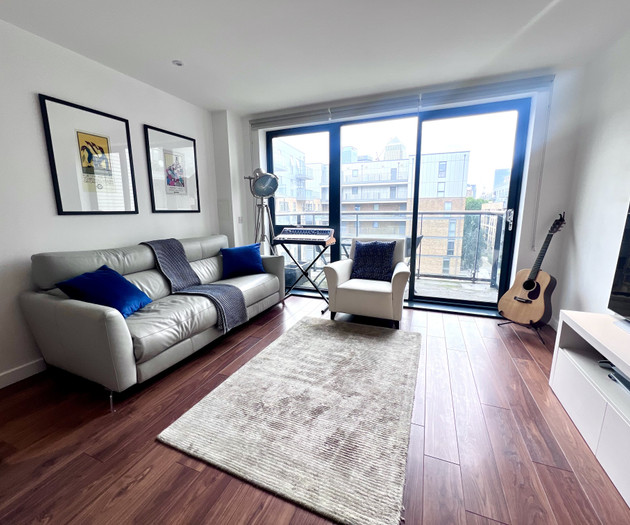 Spacious 2 Bed/2 Bath Canary Wharf | Gym & Parking