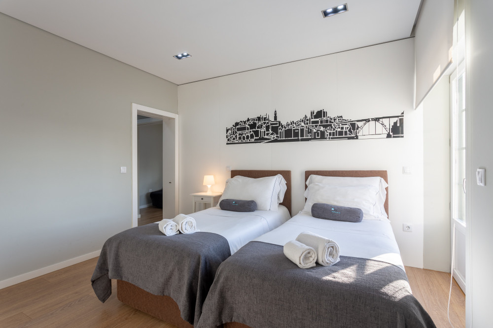 Three Bedroom Apartment in Porto near the metro
