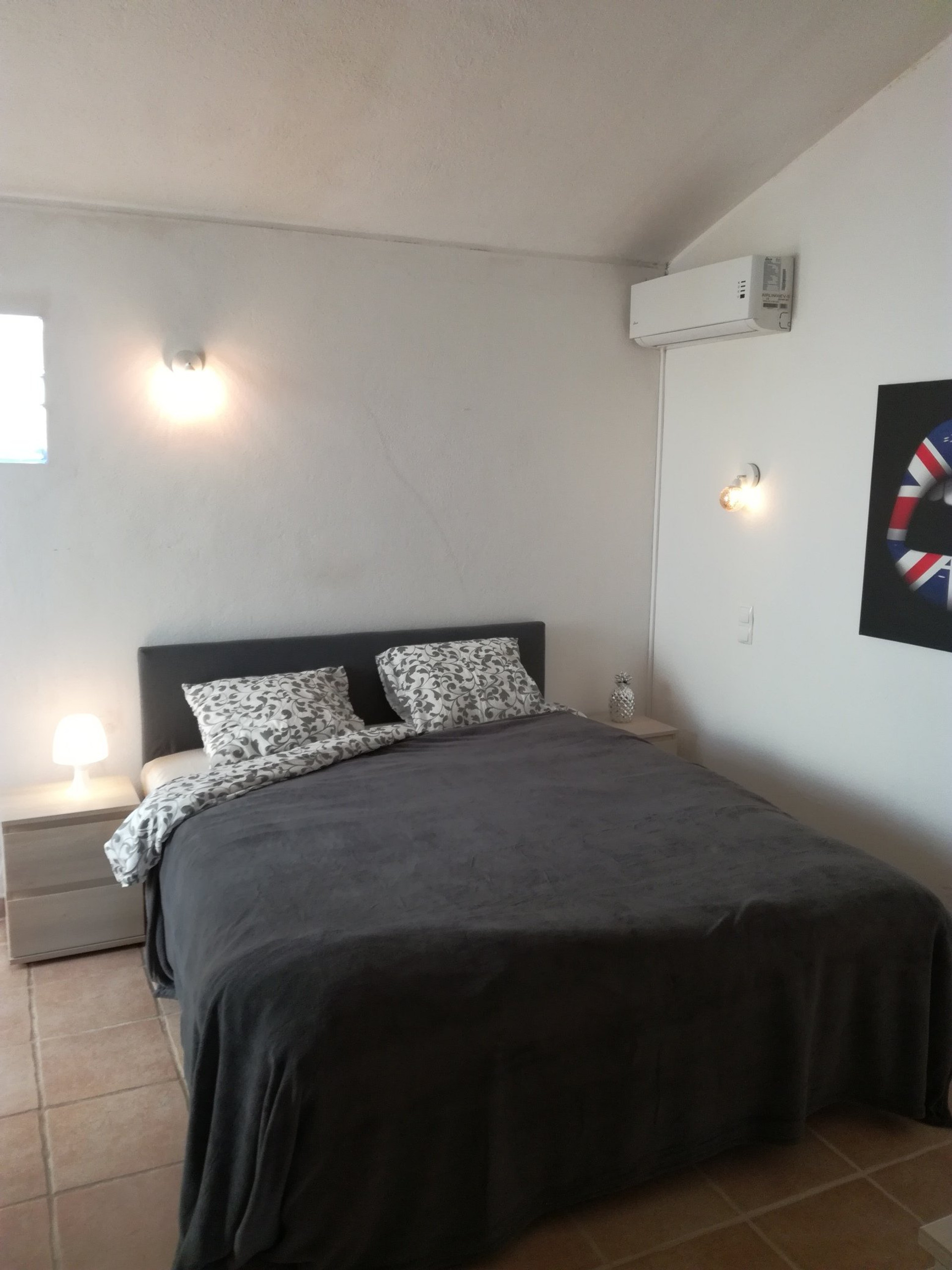Bedroom with double bed AC