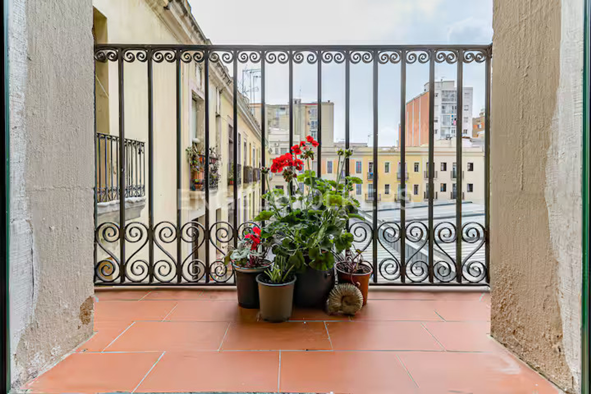Balcony to Market Plaza
