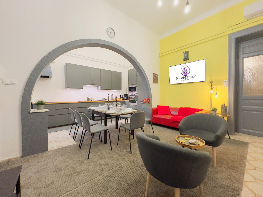 Rose House - Huge five bedroom in central Budapest preview