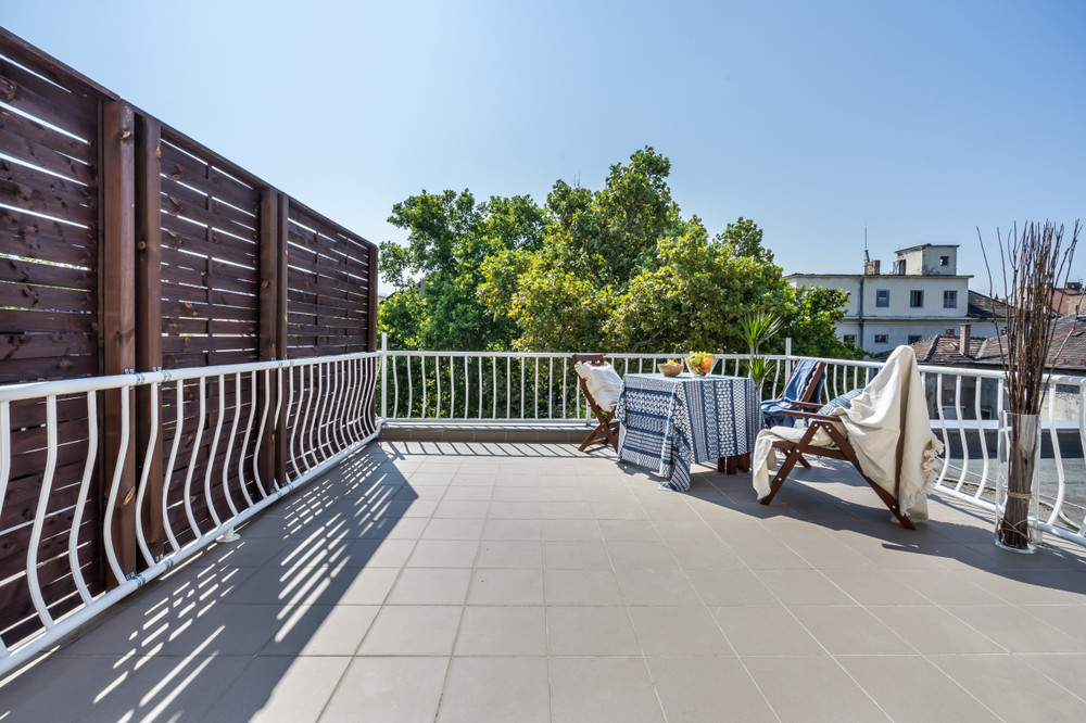 Sunny Rooftop Terrace apartment preview