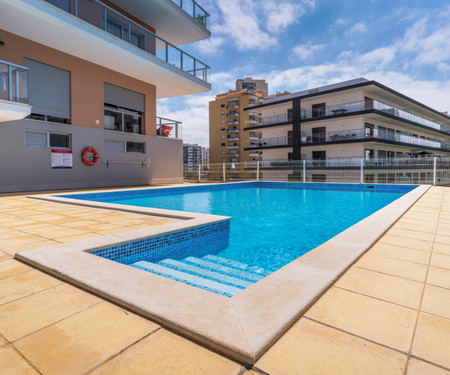 Sunny and Spacious Apartment Portimão