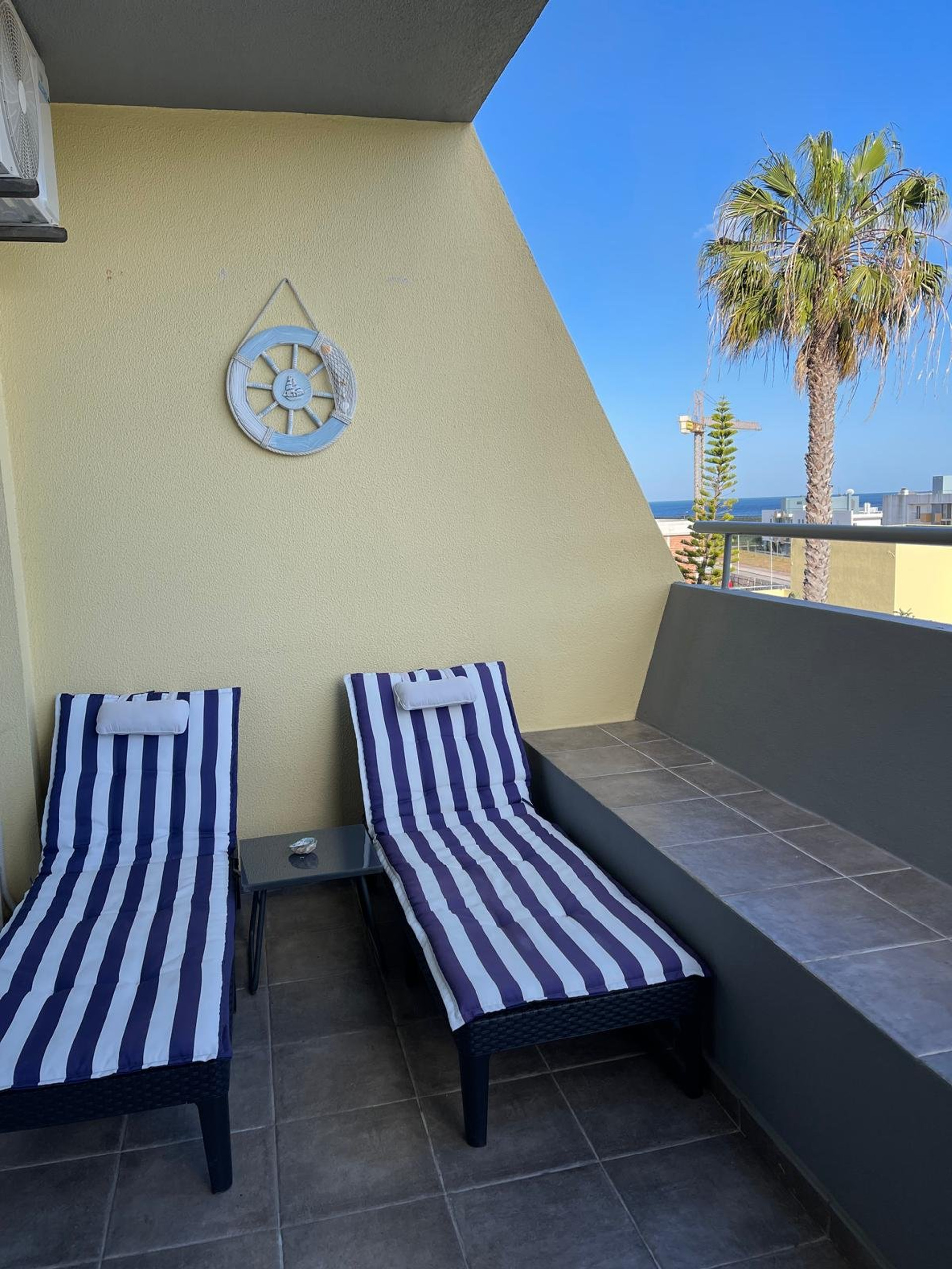 Balcony loungers with sea view