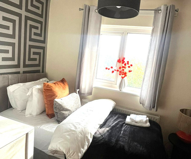 Newly Renovated 3BR House Perfect for Families
