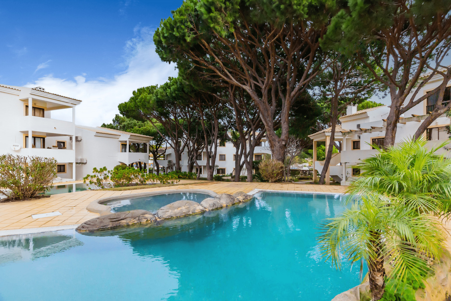 2 Exterior Swimming Pools