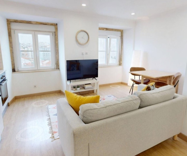 Sunny apartment with a view