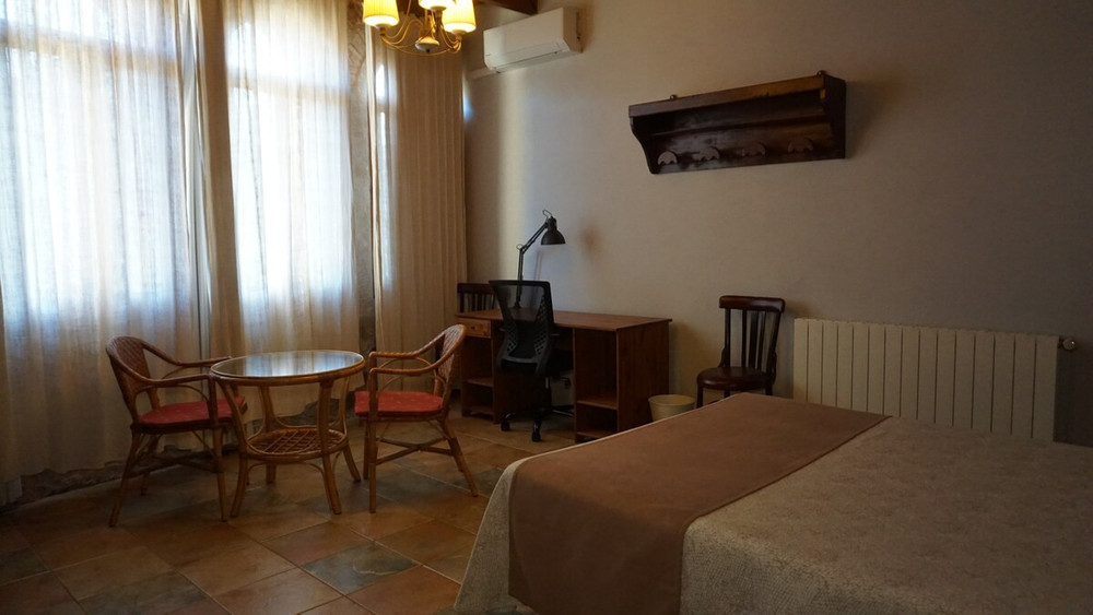 Graner - Superior rural room with views of Empordà preview
