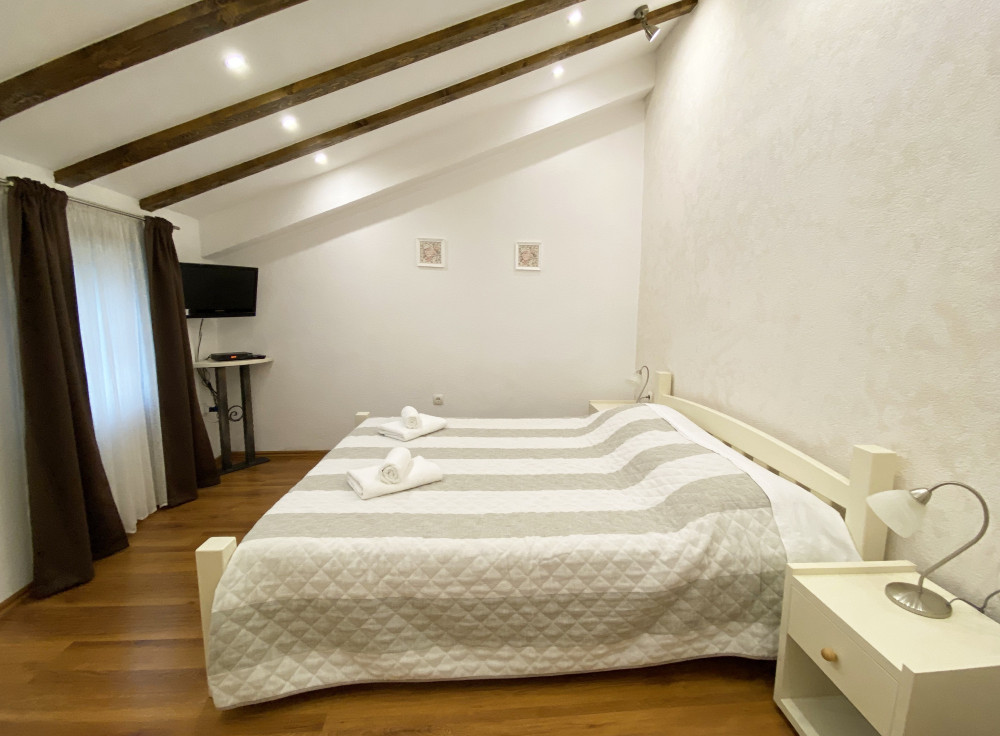 Service apt for 2 pax 5 min walk to Split old town