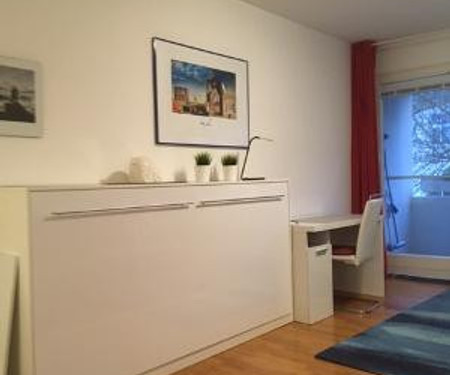 One-bedroom apartment with balcony, Steglitz