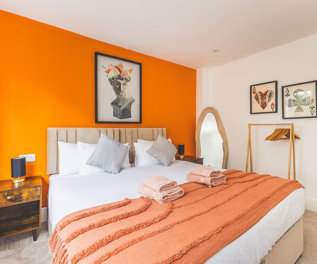 3 bed | Sleeps 7 | Private Parking | Great Locatio