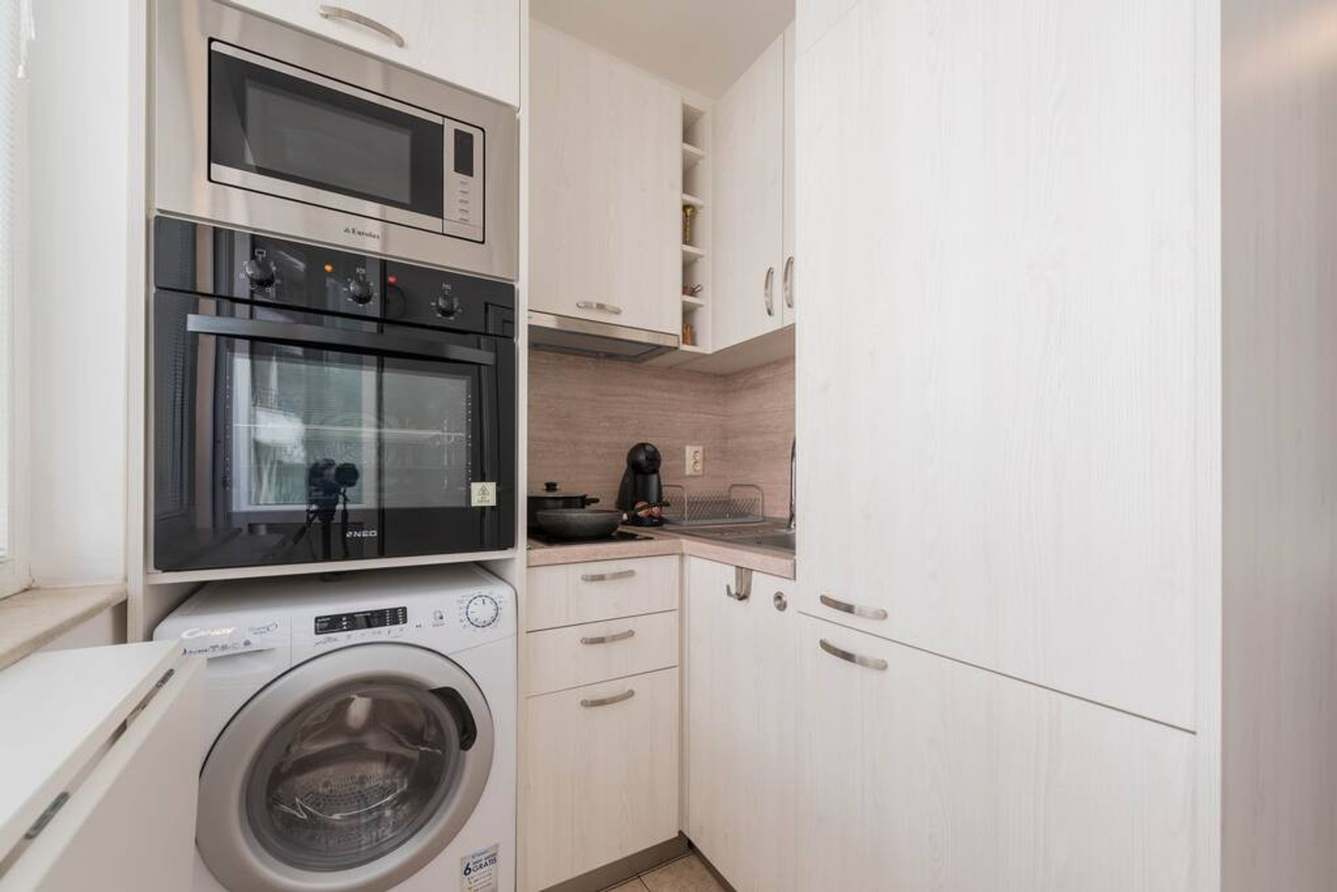 Kitchen area, fully equipped for a convenient stay