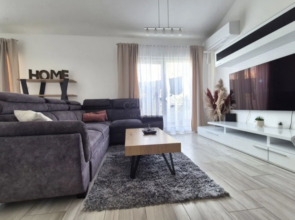 Spacious 3-Bedroom Apartment Near Žnjan preview