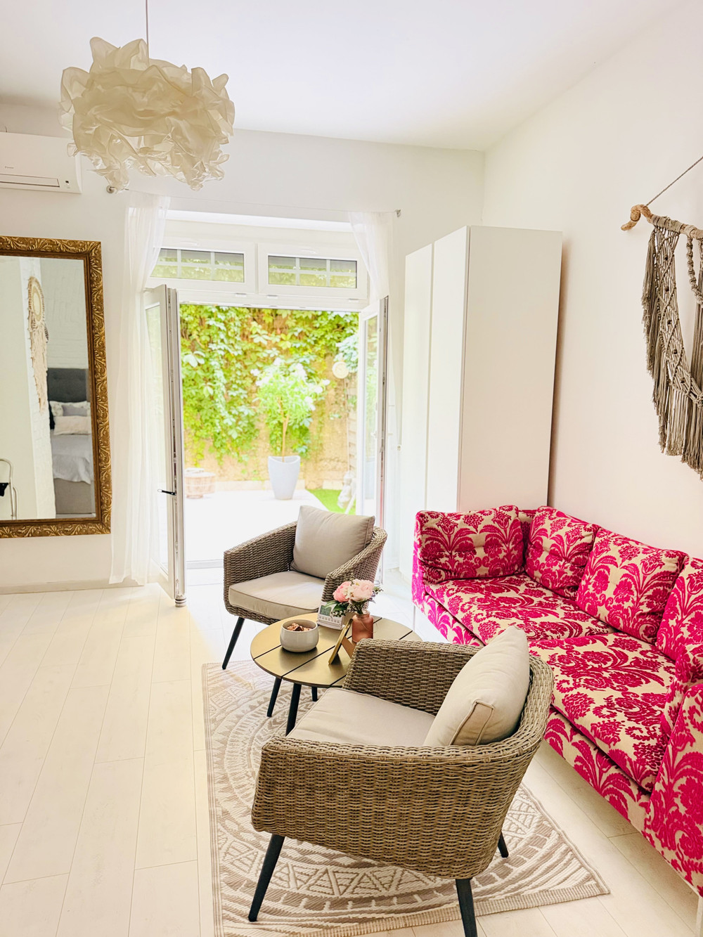 Pet-Friendly 1BR Apartment with Private Garden preview