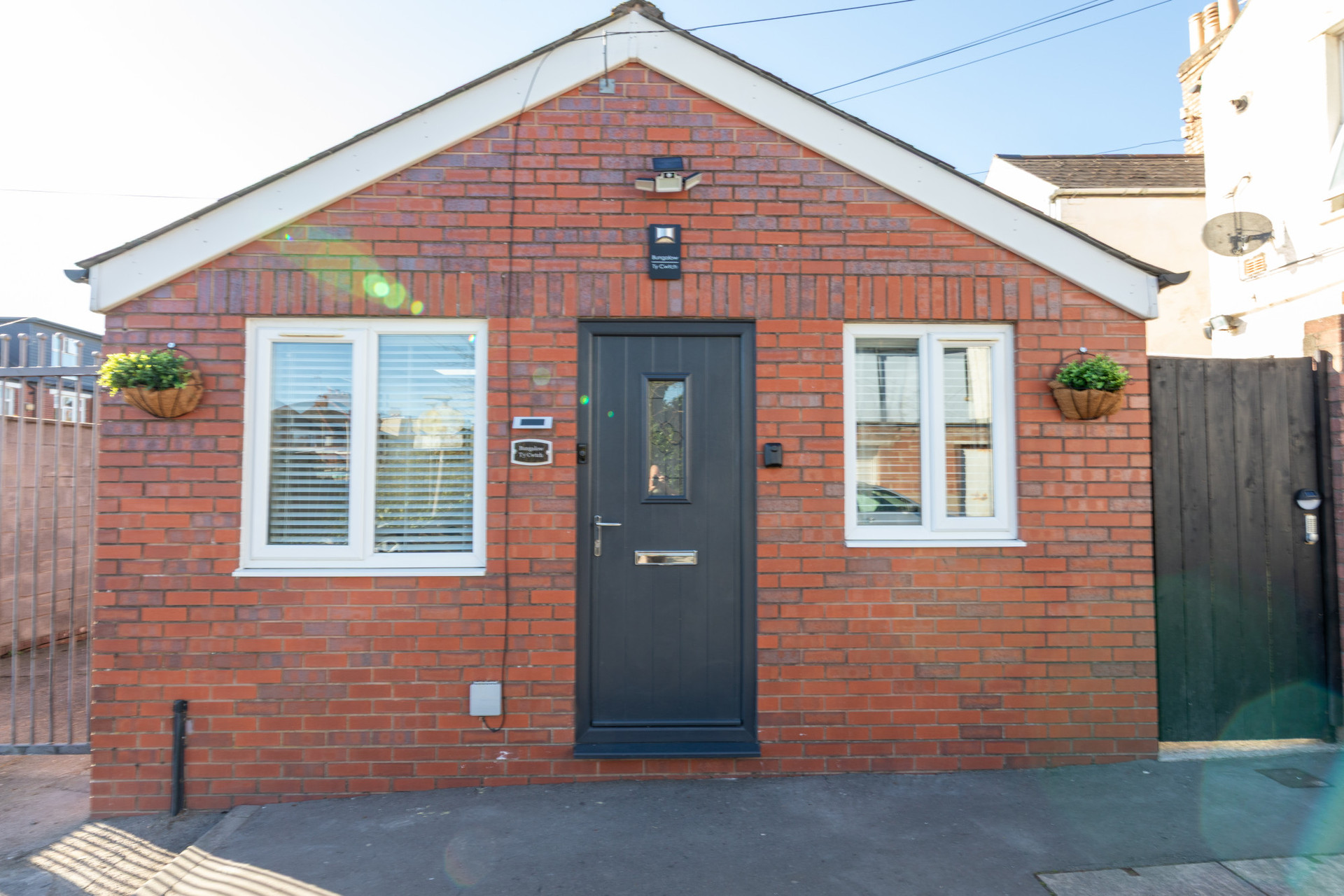 Building detached bungalow 