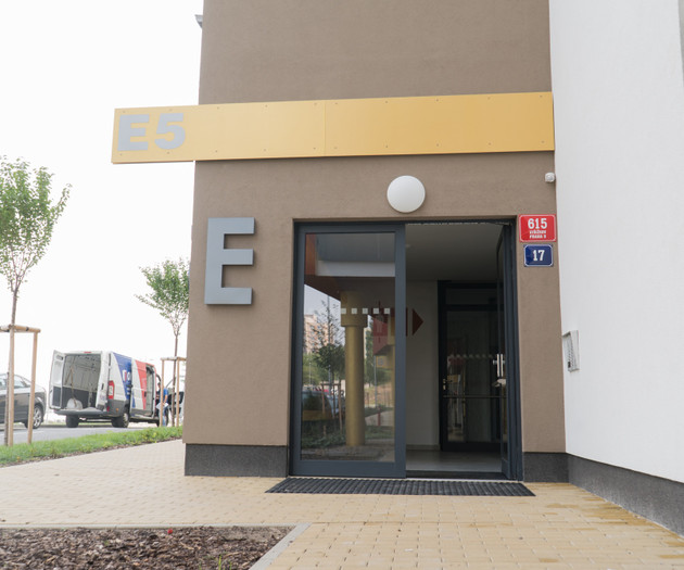 Apt. 12 min. to center*FREE GARAGE PARKING+NETFLIX