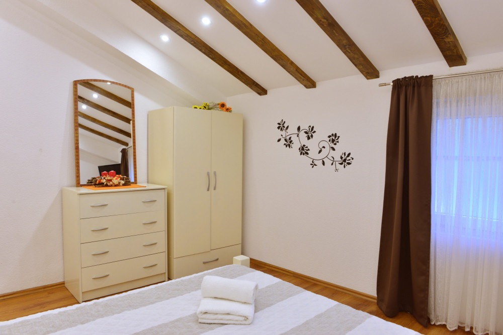 Service apt for 2 pax 5 min walk to Split old town
