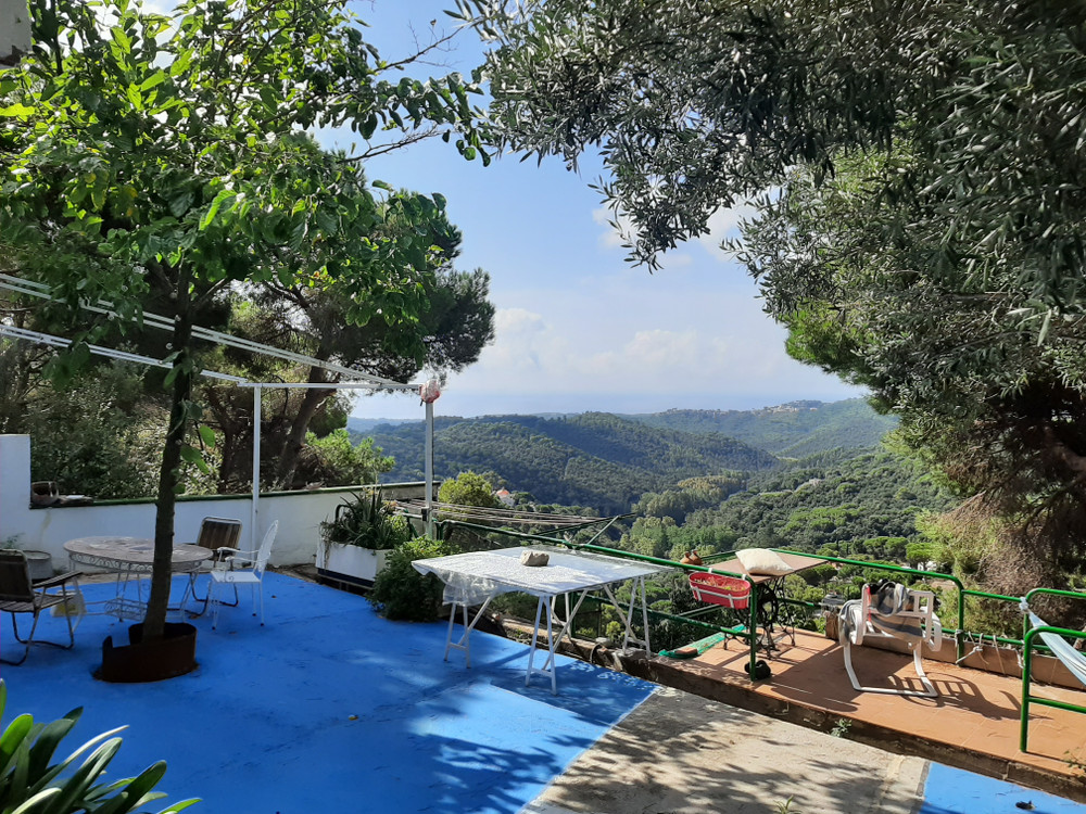House Sea and Mountain preview