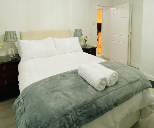 Spacious 5 Bedroom Family Home with Parking