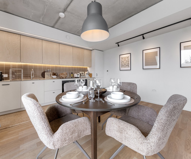 Penthouse Apartment with City Views, Parking + 2BR