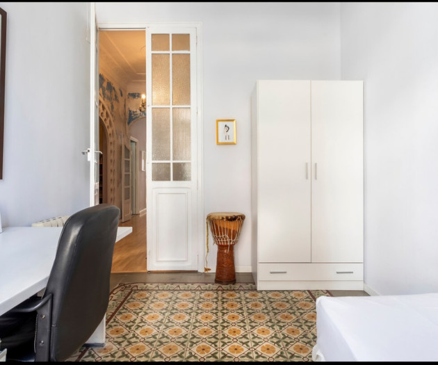 Spacious and bright, in Valencia Ensanche.