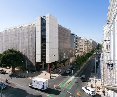 Fantastic Apartment w/ Balcony - Center of Lisbon