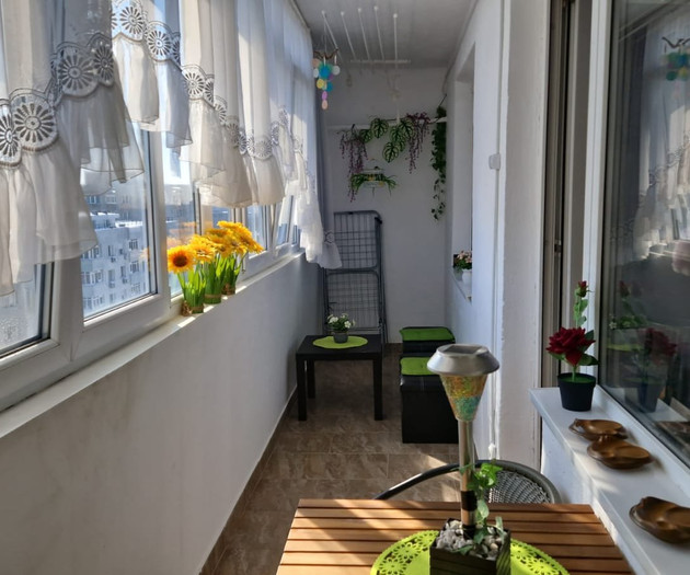 Large Group Accommodation Bucharest, 4 apt,20slips