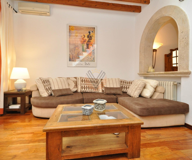 Es Convent, Charming restored town house in the wa