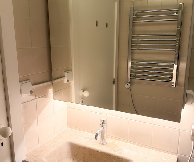 High-end T2 in a fully renovated building