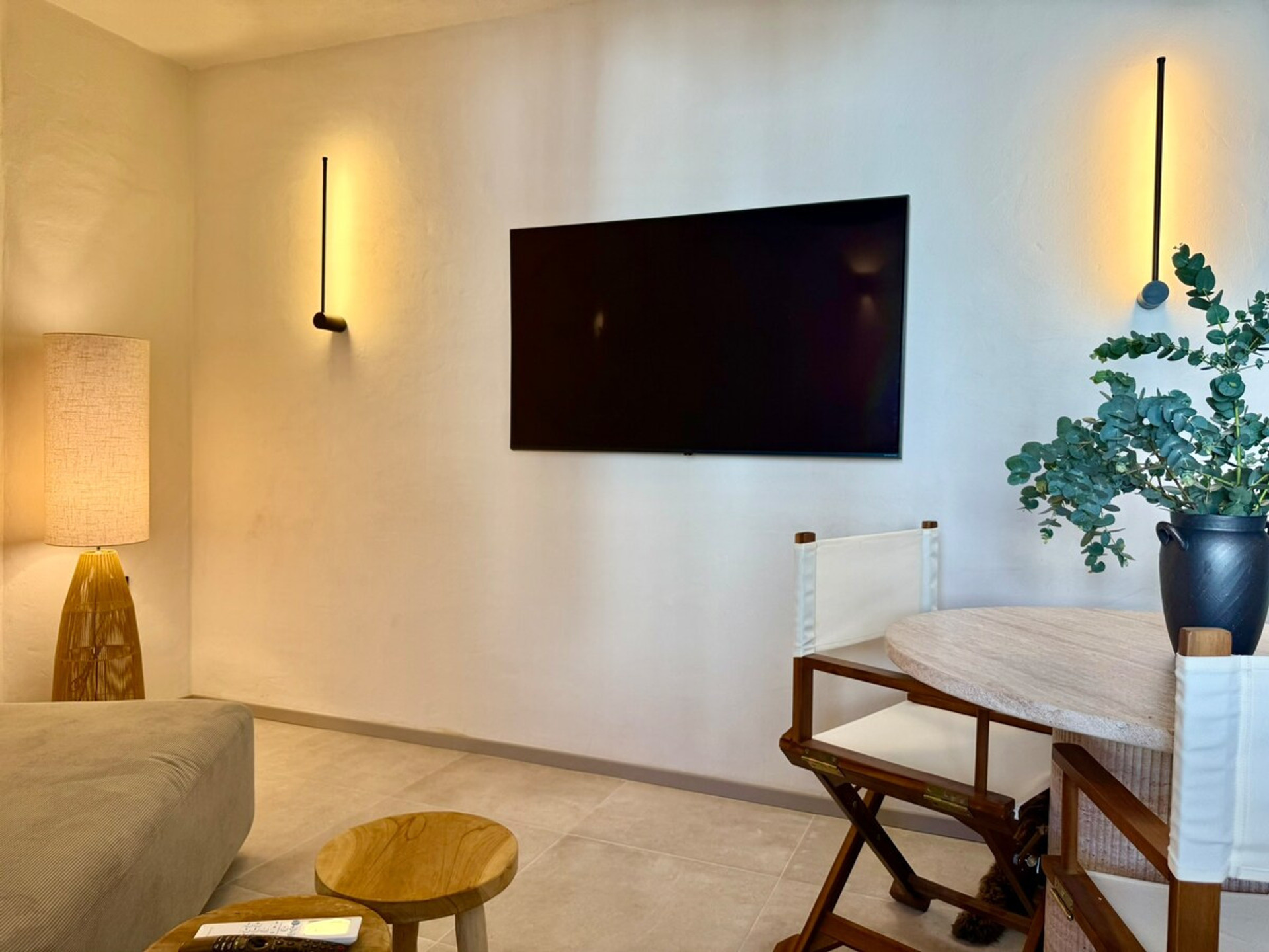 Living room image 5