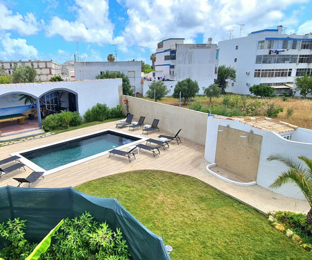 2-Bedroom Apartment with Pool & Gym in Olhão