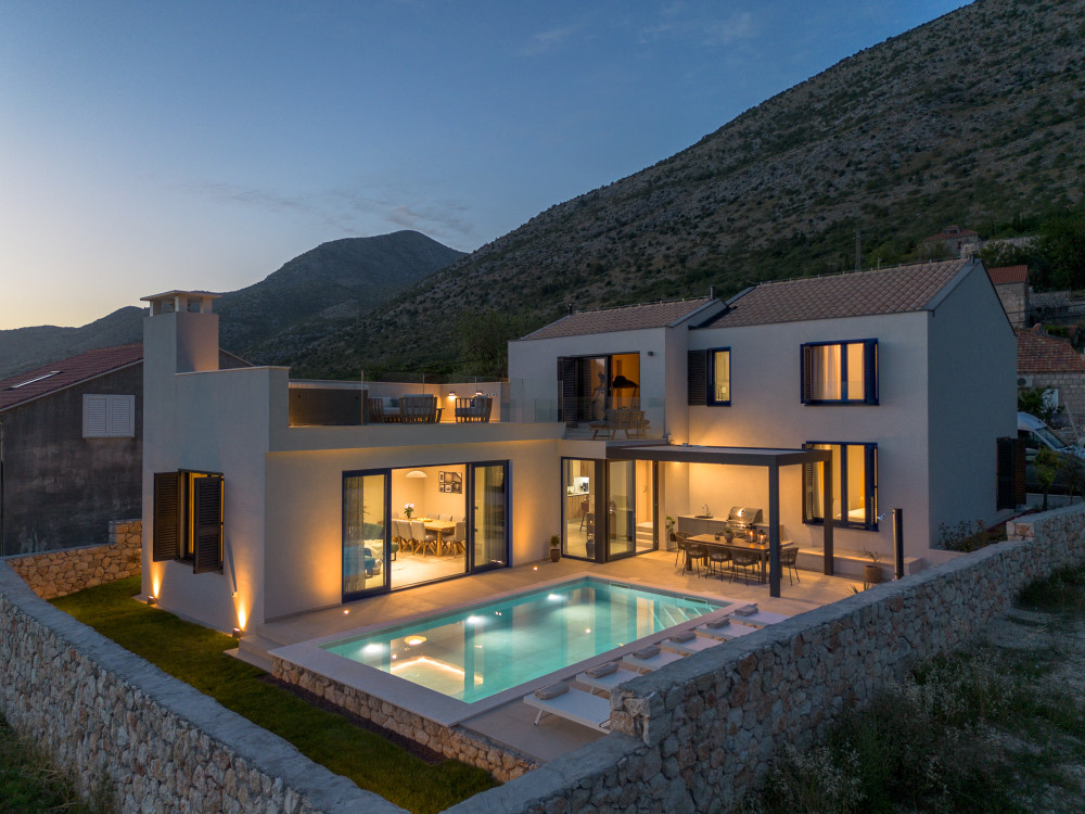 Villa La Miel preview
