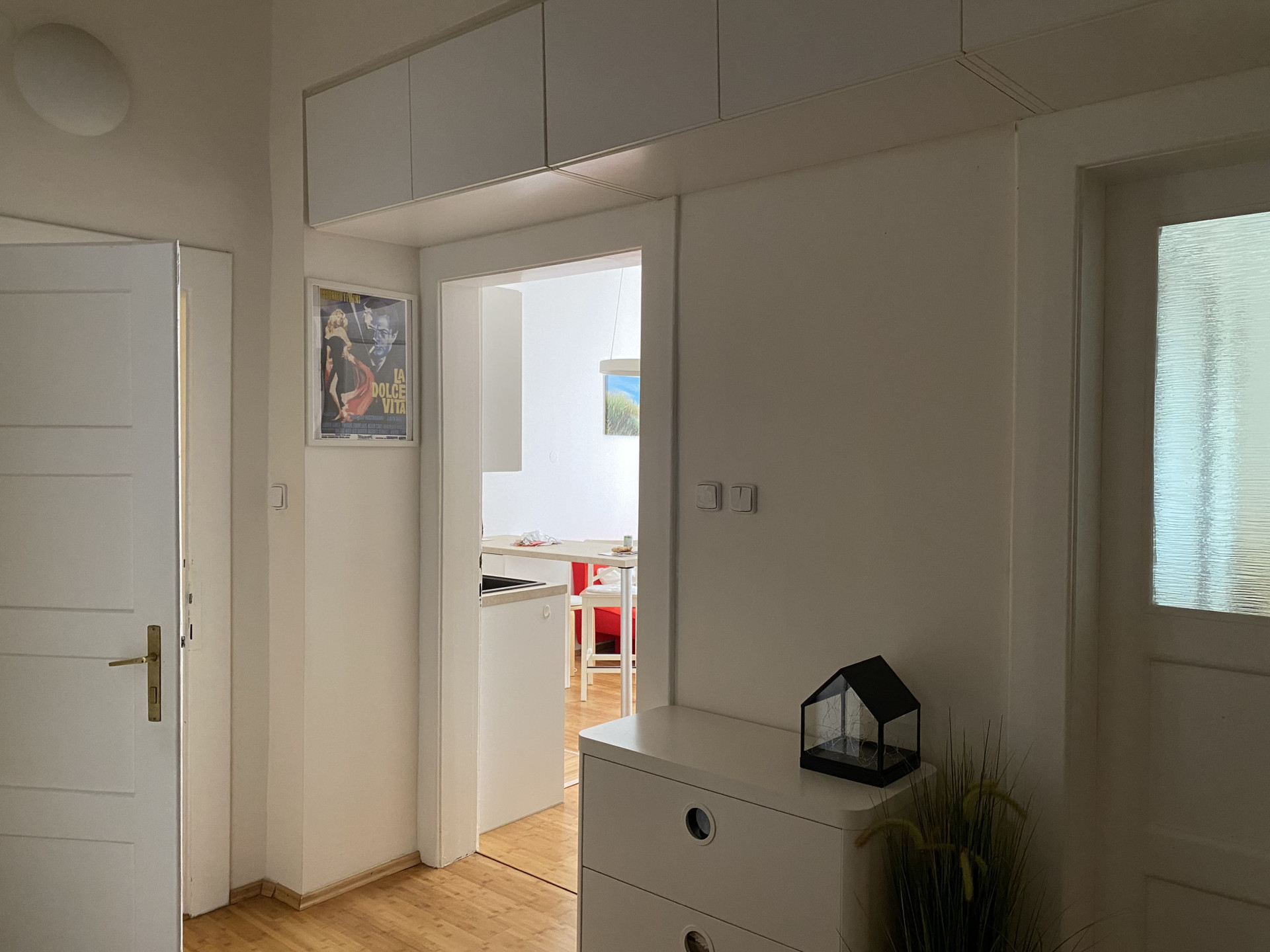 Hallway view to kitchen